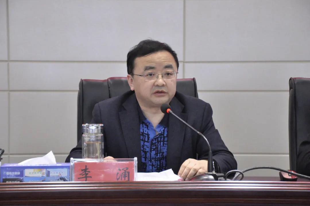 中共畢節(jié)工業(yè)職業(yè)技術(shù)學(xué)院委員會組織召開黨史學(xué)習(xí)教育動員大會暨“牢記殷切囑托、忠誠 干凈擔(dān)當(dāng)、喜迎建黨百年”專題教育啟動會