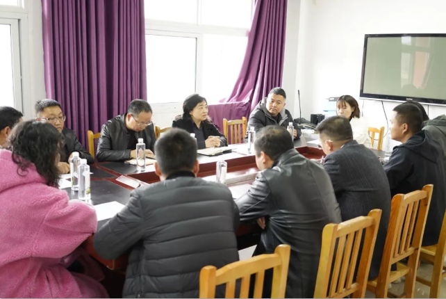 學院黨委委員、副院長黃瑛赴鄉(xiāng)村振興聯(lián)系點調研、宣講黨的二十大精神